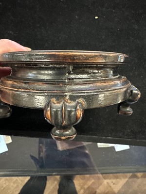 Lot 87 - A Chinese Qing Dynasty Bronze 'Five Bats (五隻蝙蝠)' Vase