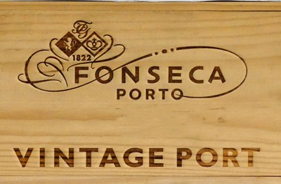 Lot 7 - 12 bottles in OWC Fonseca Vintage Port