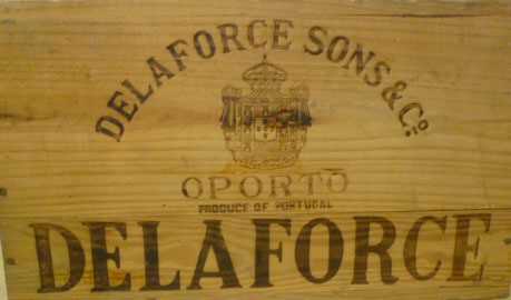 Lot 19 - 12 bottles in OWC Delaforce Vintage Port 2000