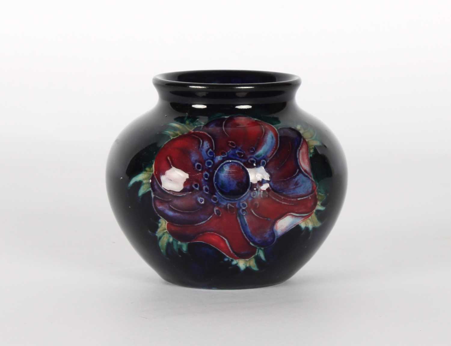 Lot 115 - A Small "Anemone" Vase by Moorcroft