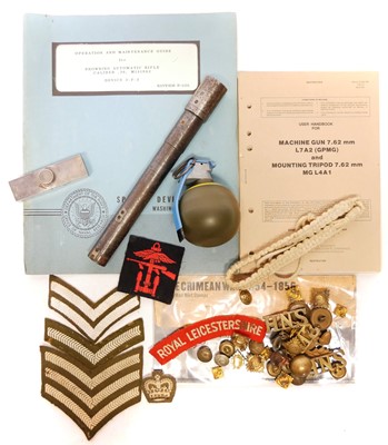 Lot 282 - Assorted militaria, to include a replica US...