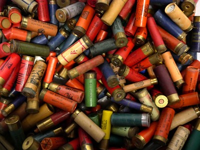 Lot 668 - Collection of mixed collectors shotgun...