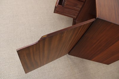 Lot 271 - Richard B. Hornby for Fyne Ladye Furniture Ltd.