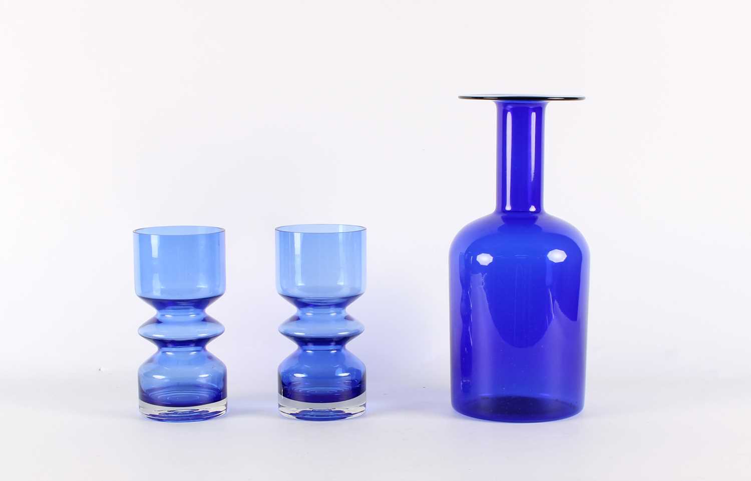 Lot 4 - Pair of Model 1472 'Hooped' Vases by Tamara Aladin (Finnish 1932-2019) for Riihimäen Lasi (Riihimäki)