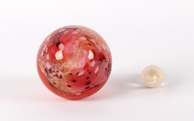 Lot 45 - Jonathan Harris Art Glass, Ironbridge