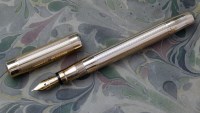 Lot 27 - 9ct gold Mabie Todd 'Swan' lady's fountain pen.