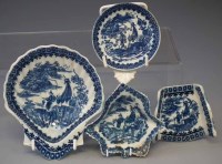 Lot 101 - Four pieces of Caughley to include a shell dish