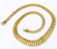 Lot 259 - Italian 9K (375) gold fringe necklace, 42cm