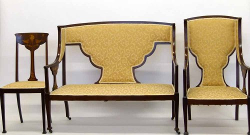Lot 724 - A/N Setee and Chain and Single Chair