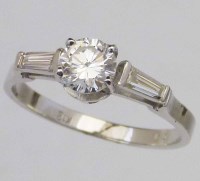 Lot 315 - Single stone diamond ring with AnchorCert mini