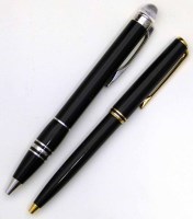 Lot 43 - Montblanc Starwalker ball point pen and another