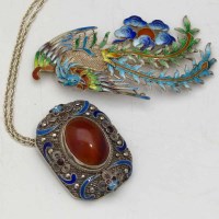 Lot 318 - Cabochon necklace and brooch