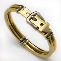 Lot 368 - 14ct gold bangle.