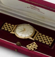 Lot 372 - Tudor Royal 9ct gold man's wristwatch