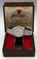 Lot 375 - Omega F300 stainless wristwatch with box and