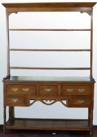Lot 539 - Oak dresser.