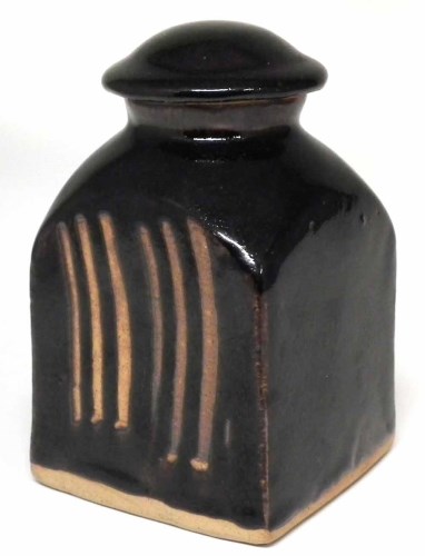 197 - Bernard Leach (1887-1979) St Ives pottery lidded