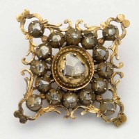 Lot 300 - Antique gold and silver brooch inset with mine diamonds