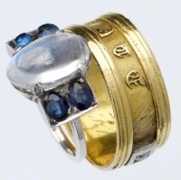 Lot 301 - George III gold memoriam ring and a moonstone