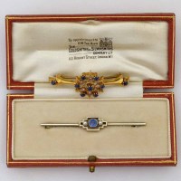 Lot 329 - Art deco white gold sapphire and pearl bar