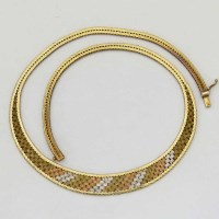 Lot 348 - 9ct gold tri-colour gold brick pattern necklace