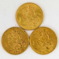 Lot 217 - Edward VII gold sovereign, 1906 (F); two George V