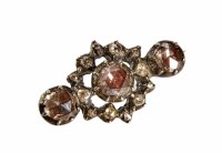 Lot 241 - Victorian 3-stone diamond brooch, central rose-cut diamond