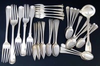 Lot 172 - Mixed lot of silver teaspoons, dessert and cake