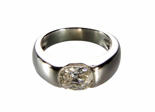 Lot 252 - 1.54 carat diamond solitaire ring