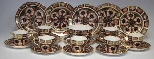 Lot 176 - Royal Crown Derby Imari tea ware, decorated with