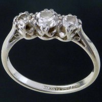 Lot 296 - Three-stone diamond ring set in platinum