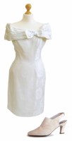 Lot 421 - A vintage Terence Nolder wedding dress (size 14)