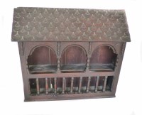 Lot 729 - 18th Century wall mounted trencher case