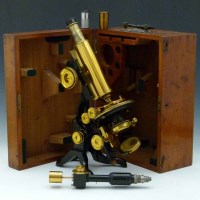 Lot 21 - Monocular brass Wale limb microscope by J Swift &