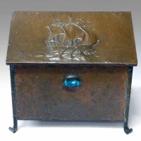 Lot 26 - Copper Arts & Crafts box with circular plaque