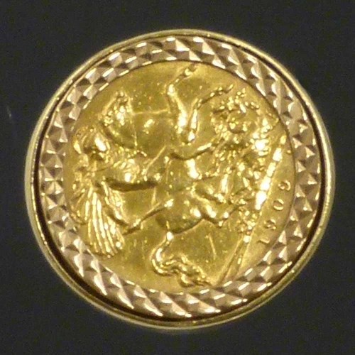 Lot 179 - 1909 gold half-sovereign ring in 375 gold mount