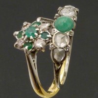 Lot 214 - Antique rose cut diamond and emerald ring
