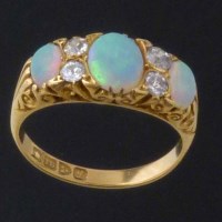 Lot 219 - Antique opal and diamond ring