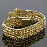 Lot 233 - 585 gold mesh bracelet.