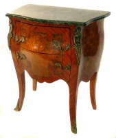 Lot 533 - 20th century commode chest of French design