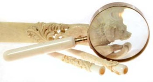 Lot 5 - Gold magnifying glass with ivory handle and an