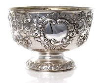 Lot 332 - Silver punch bowl, London 1904, John Hunt of