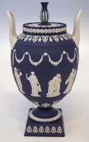 Lot 167 - Wedgwood twin handled lidded vase