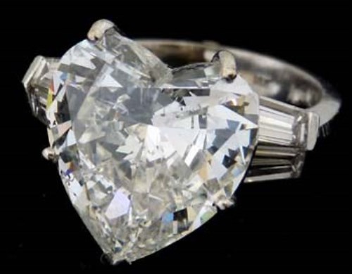Lot 222 - Heart cut diamond ring, approximately 8.46ct, in