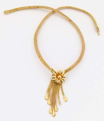 Lot 237 - Unmarked gold necklace.
