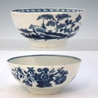 Lot 90 - Two Worcester bowls.