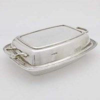 Lot 286 - Silver entree dish and cover