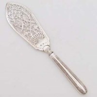 Lot 329 - George III silver serving slice