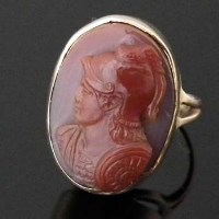 Lot 277 - Red hardstone oval cameo ring of a Roman soldier