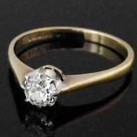 Lot 311 - 18ct gold single stone diamond ring.